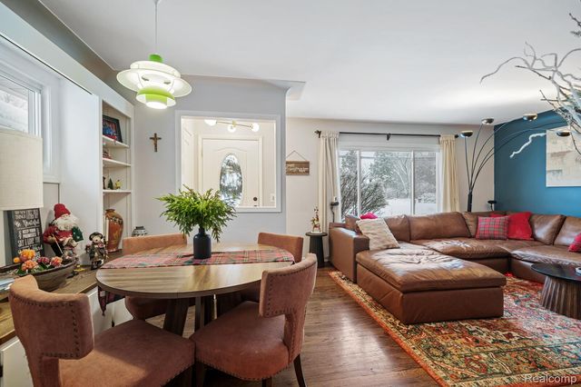 6333 Harriet Drive, Waterford Charter Township, MI 48327