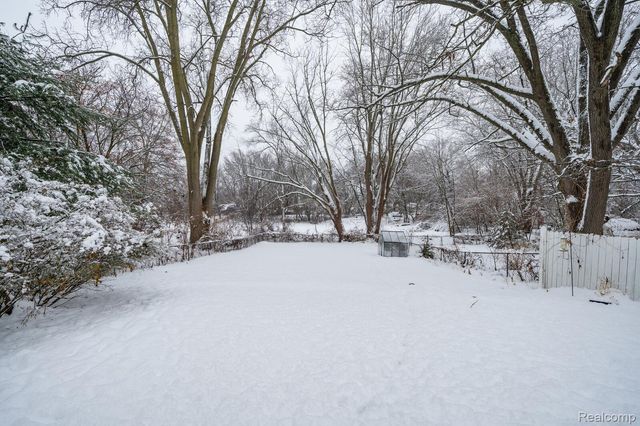 6333 Harriet Drive, Waterford Charter Township, MI 48327