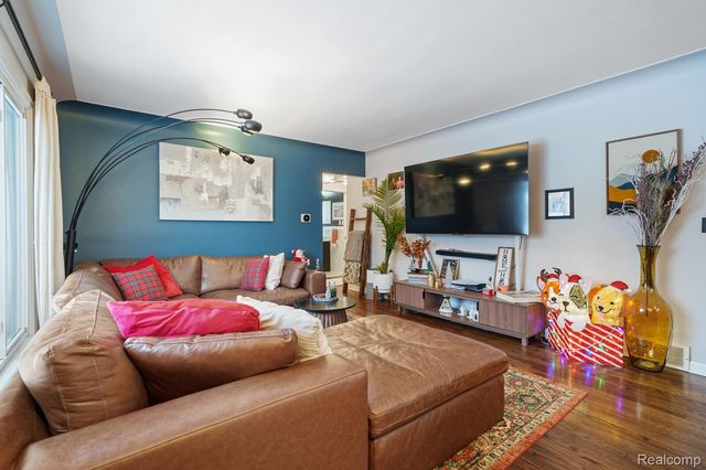 6333 Harriet Drive, Waterford Charter Township, MI 48327