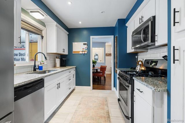 6333 Harriet Drive, Waterford Charter Township, MI 48327