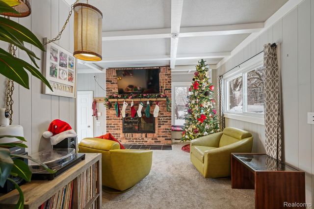 6333 Harriet Drive, Waterford Charter Township, MI 48327