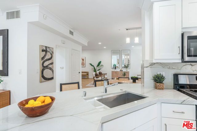 6020 Seabluff Drive 114, Los Angeles, CA 90094