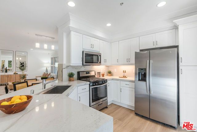 6020 Seabluff Drive 114, Los Angeles, CA 90094