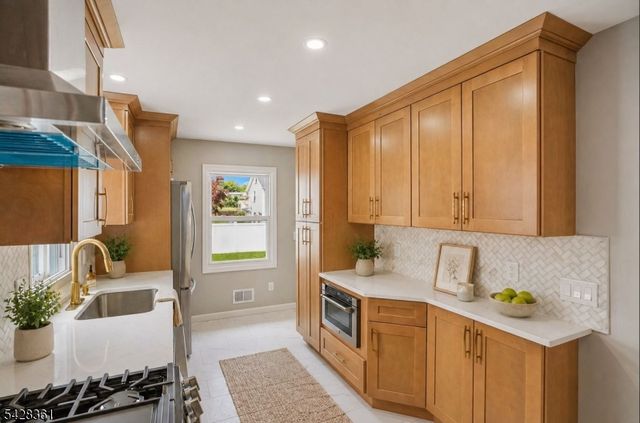 2031 Pleasant Pkwy, Union Twp., NJ 07083