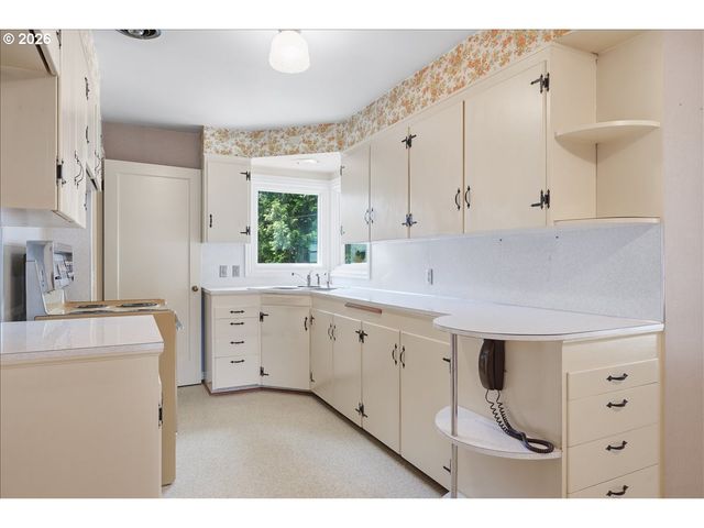 3517 GRANT St, Vancouver, WA 98660