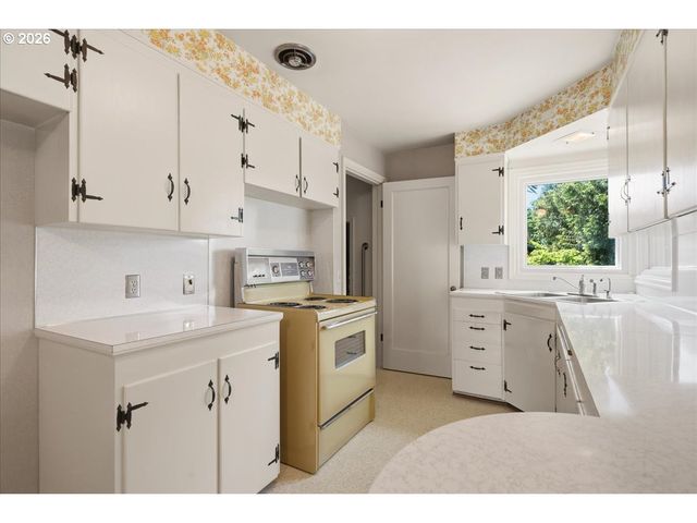 3517 GRANT St, Vancouver, WA 98660