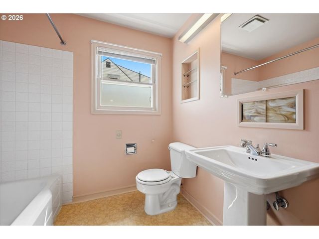 3517 GRANT St, Vancouver, WA 98660
