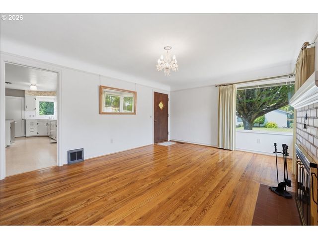 3517 GRANT St, Vancouver, WA 98660