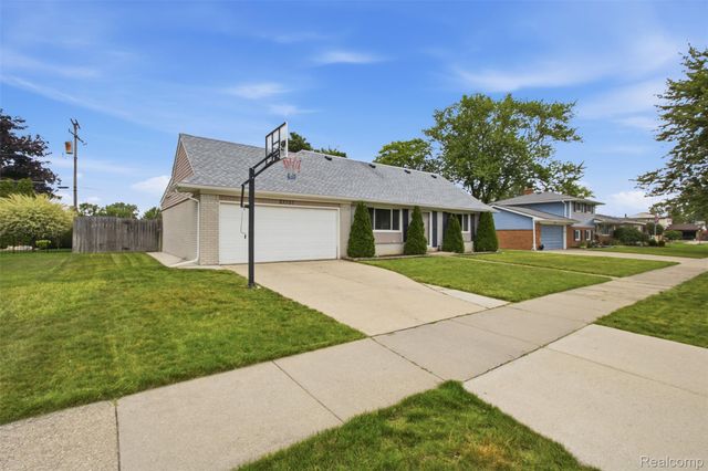 23707 Thornton Street, Clinton Charter Township, MI 48035