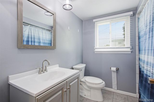 23707 Thornton Street, Clinton Charter Township, MI 48035