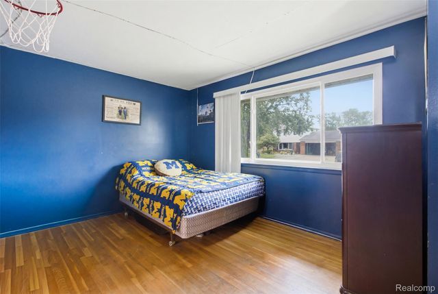 23707 Thornton Street, Clinton Charter Township, MI 48035