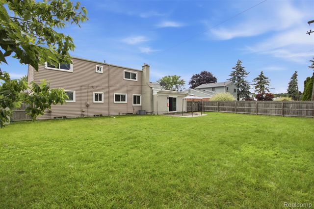 23707 Thornton Street, Clinton Charter Township, MI 48035