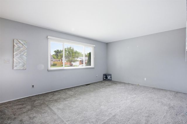 23707 Thornton Street, Clinton Charter Township, MI 48035