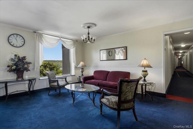 279 N Broadway 8R, Yonkers, NY 10701