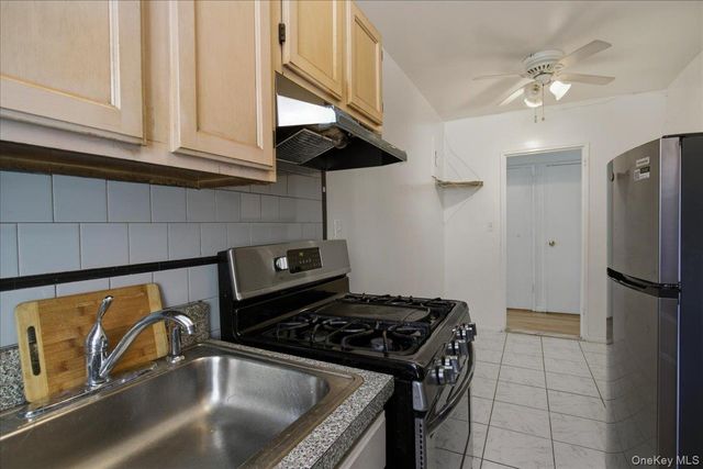 279 N Broadway 8R, Yonkers, NY 10701
