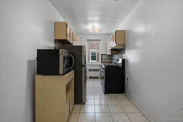 279 N Broadway 8R, Yonkers, NY 10701