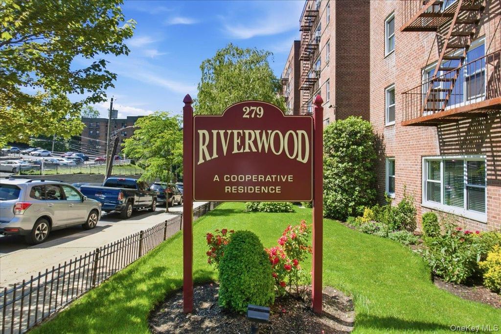 279 N Broadway 8R, Yonkers, NY 10701
