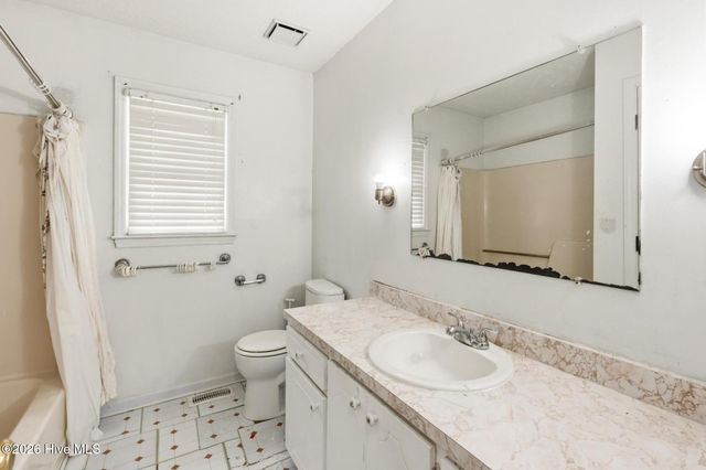 1200 Oak Avenue, Hamlet, NC 28345