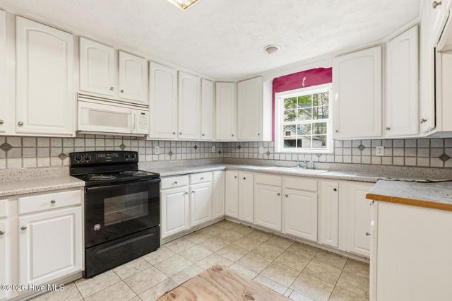 1200 Oak Avenue, Hamlet, NC 28345
