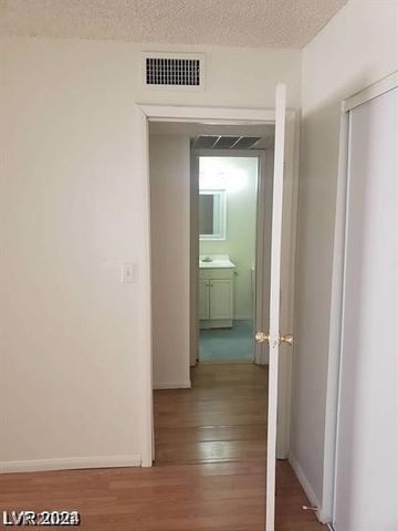 3435 Villa Knolls South Drive, Las Vegas, NV 89120