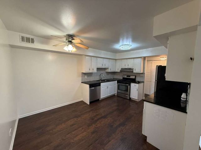 1945 Hancock Drive 1945, Hoffman Estates, IL 60169