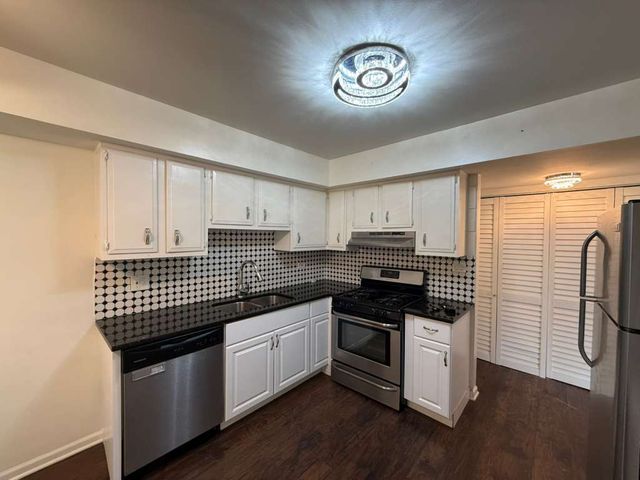 1945 Hancock Drive 1945, Hoffman Estates, IL 60169