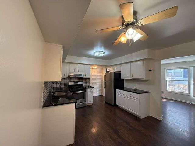 1945 Hancock Drive 1945, Hoffman Estates, IL 60169