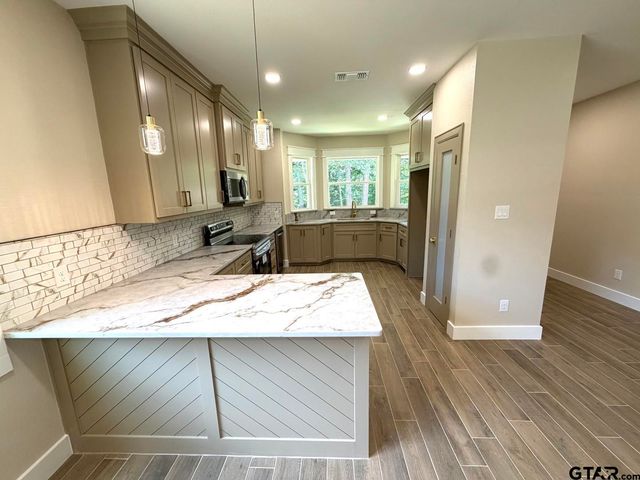 18503 Enchanted Woods, Flint, TX 75762