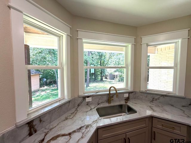 18503 Enchanted Woods, Flint, TX 75762
