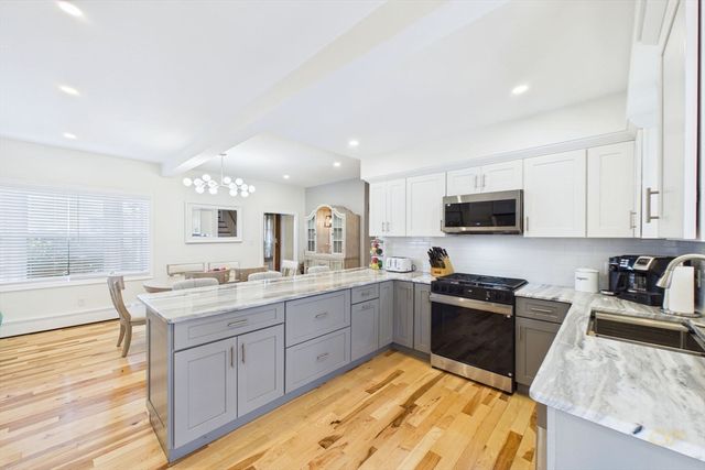 87 Stowe St, Fall River, MA 02720
