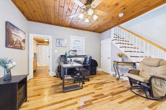87 Stowe St, Fall River, MA 02720
