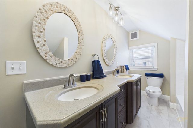 87 Stowe St, Fall River, MA 02720