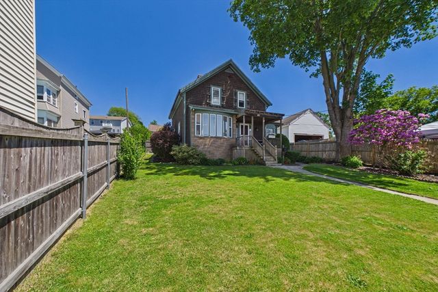 87 Stowe St, Fall River, MA 02720