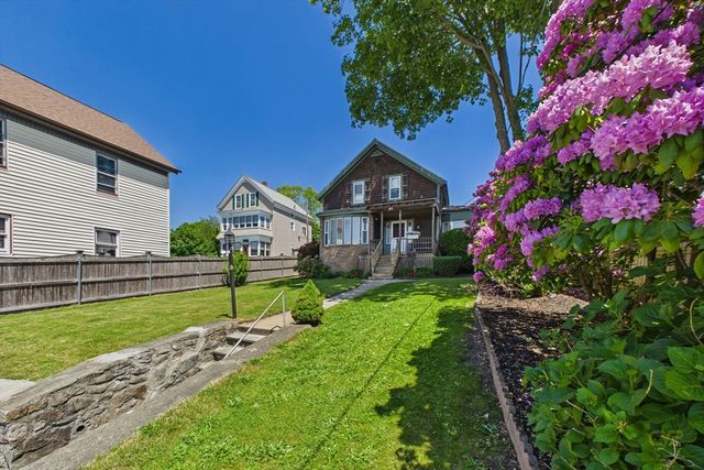 87 Stowe St, Fall River, MA 02720