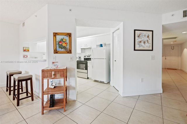 701 SW 142nd Ave 110S, Pembroke Pines, FL 33027