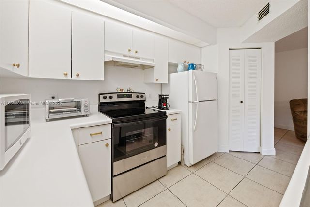701 SW 142nd Ave 110S, Pembroke Pines, FL 33027