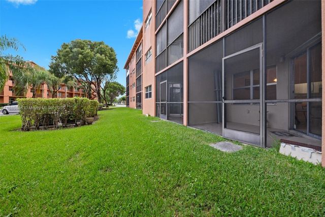 701 SW 142nd Ave 110S, Pembroke Pines, FL 33027