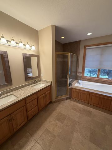 8304 9th Street N, Oakdale, MN 55128