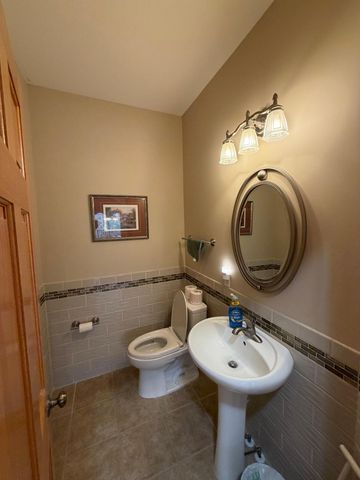 8304 9th Street N, Oakdale, MN 55128