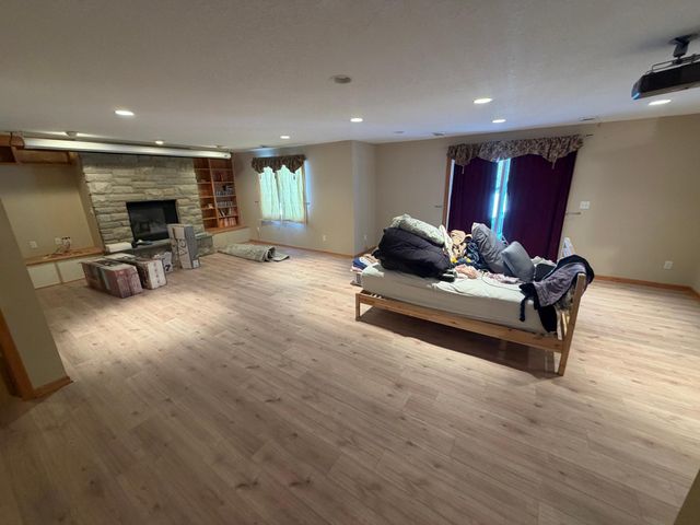 8304 9th Street N, Oakdale, MN 55128