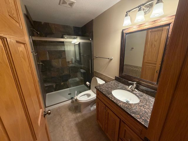 8304 9th Street N, Oakdale, MN 55128