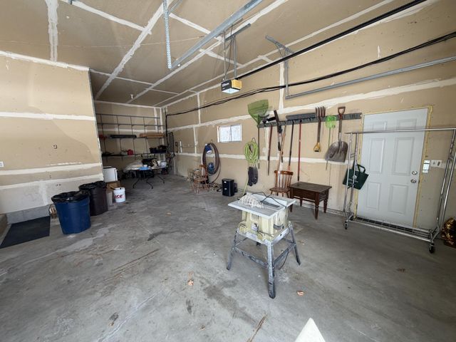 8304 9th Street N, Oakdale, MN 55128