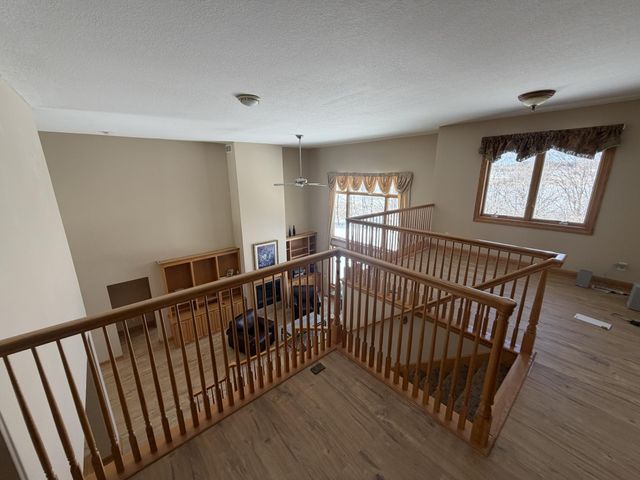 8304 9th Street N, Oakdale, MN 55128