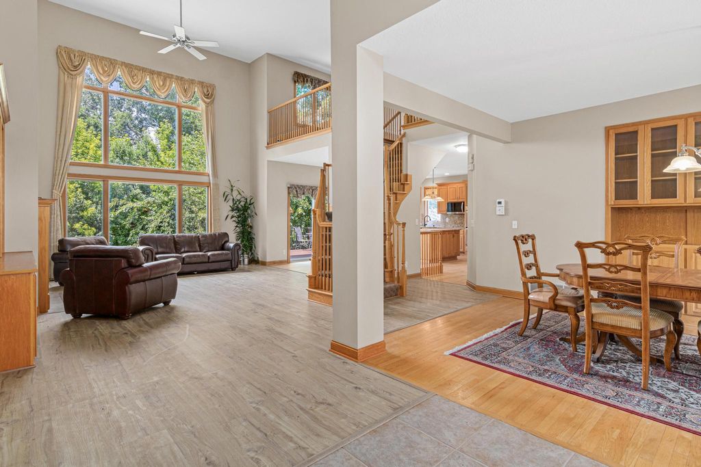 8304 9th Street N, Oakdale, MN 55128 — photo 2