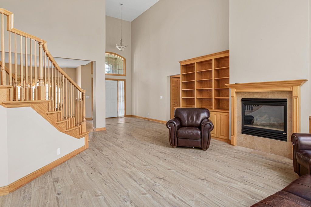 8304 9th Street N, Oakdale, MN 55128 — photo 4