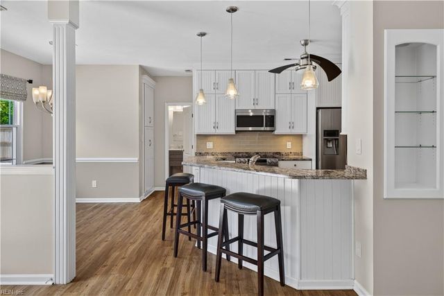 2221 Agecroft RD, Virginia Beach, VA 23454