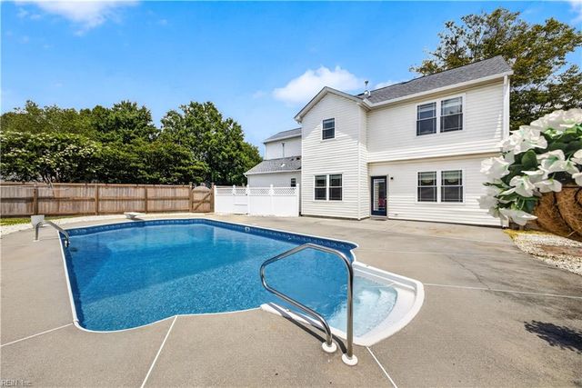 2221 Agecroft RD, Virginia Beach, VA 23454