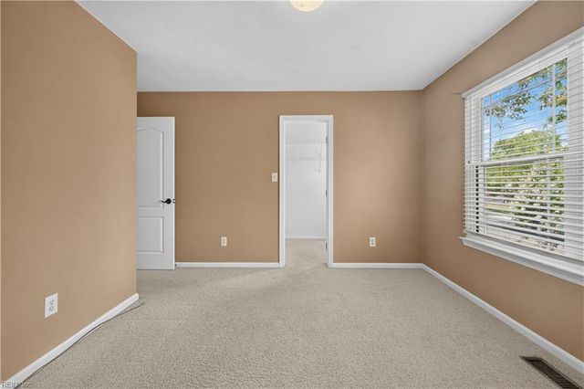2221 Agecroft RD, Virginia Beach, VA 23454