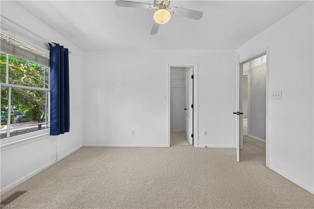 2221 Agecroft RD, Virginia Beach, VA 23454