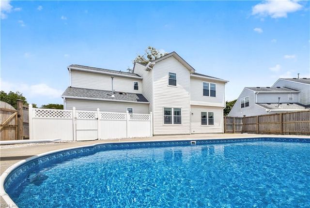 2221 Agecroft RD, Virginia Beach, VA 23454